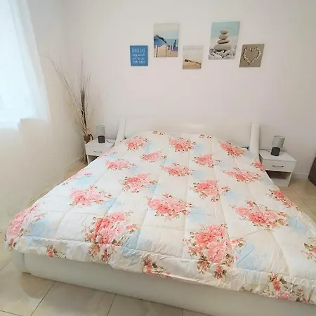 Betula Cozy 1 Bdr - Ac, Terrace, Easy Access Apartment *